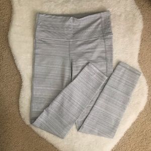 ATHLETA grey 7/8 leggings✨
